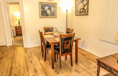 Mid Island House | Charming home, centrally located to town + beach