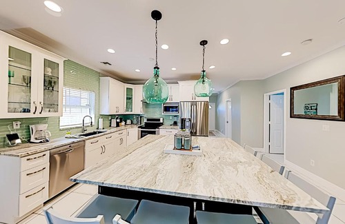 Naples Park House | Chic Gulf Getaway