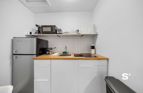 Seybold Apartment | Chic Miami Studio | Gym, BBQ, Free Parking