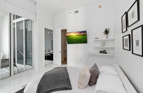 Sunny Isles Beach Apartment | Cloud9 - Sunny Isles Beach at Trump Tower