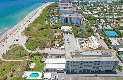 Palm Beach Shores Condo | Condo ∙ 2 bedrooms ∙ 5 guests