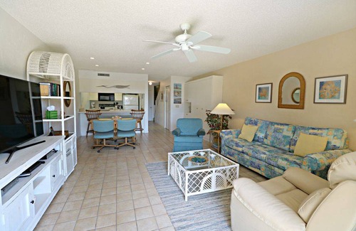 St. Augustine Beach Condo | Condo ∙ 2 bedrooms ∙ 6 guests