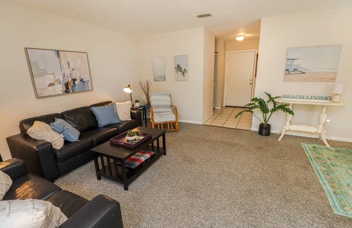 St. Augustine Beach Condo | Condo ∙ 2 bedrooms ∙ 5 guests