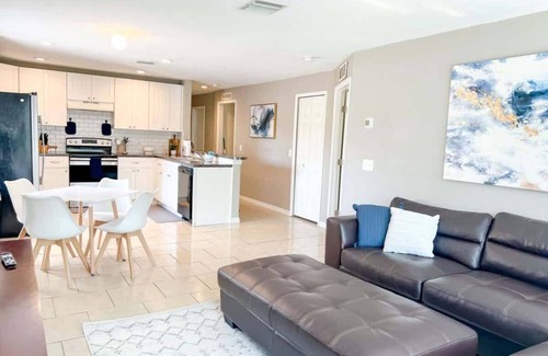 Dade City Condo | 🏡 Contemporary 3 Bedroom Home | Dade City, FL