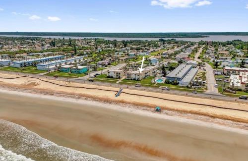 Ormond-by-the-Sea Apartment | Court of Palms