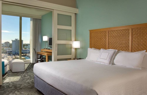 Central Beach Hotel | Courtyard by Marriott Fort Lauderdale Beach