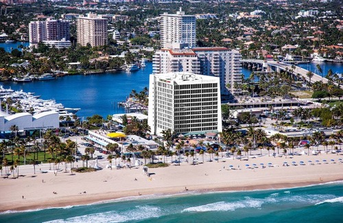 Central Beach Hotel | Courtyard by Marriott Fort Lauderdale Beach