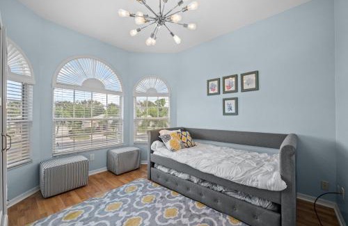 Central Naples Apartment | Cozy 3 Bedroom Plus Den Home in Naples