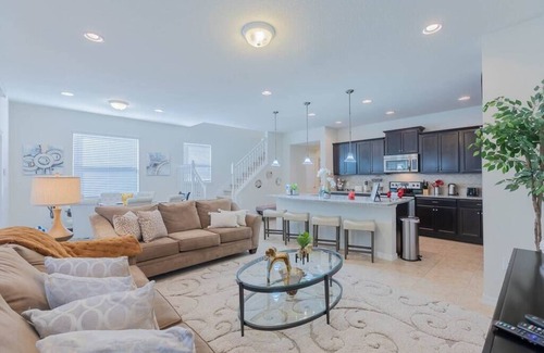 Four Corners House | Cozy 5 Bed, wonderful clubhouse, Close to Disney