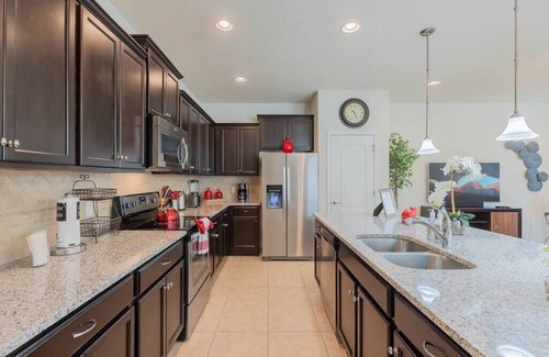 Four Corners House | Cozy 5 Bed, wonderful clubhouse, Close to Disney