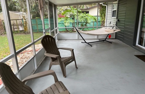 Town Of Blake House | Cozy Daybreak Home in Daytona Beach - Near it all!