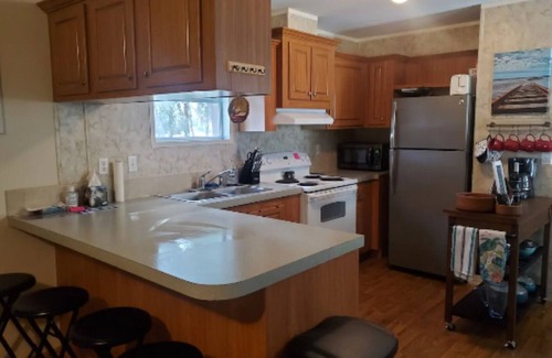 Floral City House | Cozy quiet home close to tourist attractions & airboating. Pet-friendly!