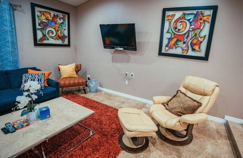Port Tampa City House | Cozy, Sleep 8, backyard, in the Heart of Tampa