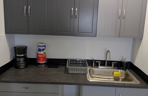 Flagami Apartment | cozy studio, location, location, 3 minutes from Miami int airport
