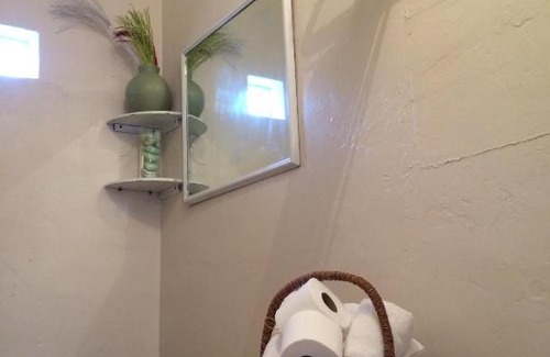 Coral Way Apartment | Cozy Studio near Coconut Grove - 7C
