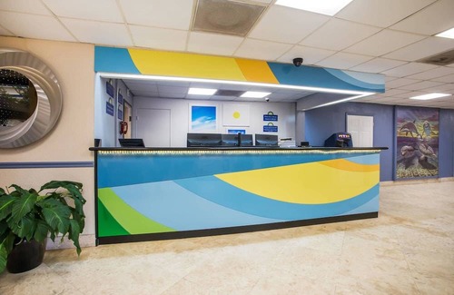 Ludlam Hotel | Days Inn by Wyndham Miami International Airport