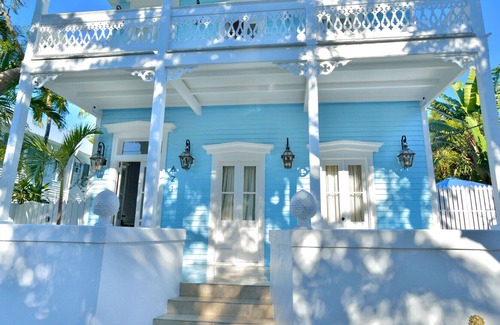 Historic Seaport House | Debonair Victorian Estate