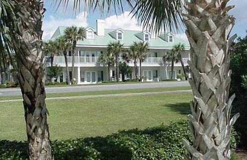 Crystal Beach Condo | Direct Gulf View, Designer Decor! Steps to sand. Sleeps 6.