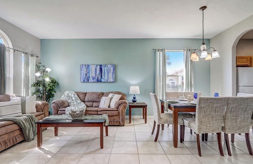 Loughman House | Disney Area Villa, 5 BDRM in Gated Aviana Resort with Pool, Spa, Wi-Fi