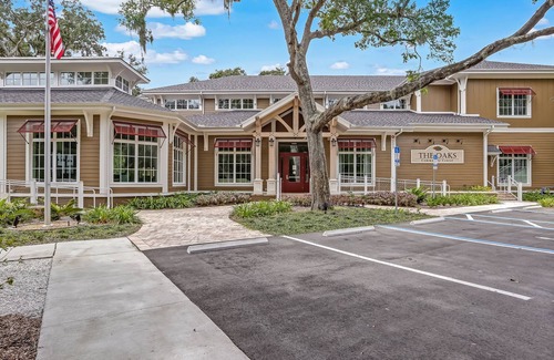 Fernandina Beach Apartment | Dog-Friendly Tennis Villas Condo With Prime Location + Shared Pool, Free WiFi