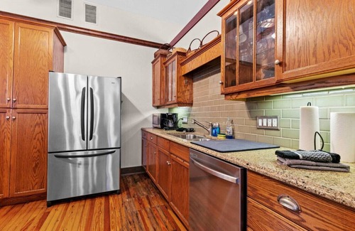 Duckpond Apartment | !Duckpond Charming 3 bed 2 bath house!