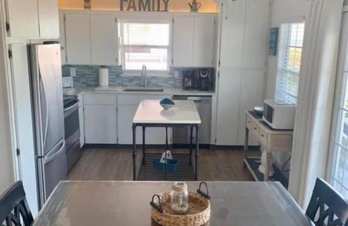 Crescent Beach House | Dune Heights, Ocean Front, Sleeps 10, 4 Bedroom, WiFi, Flat Screens
