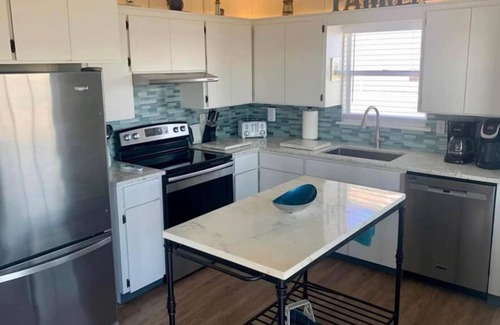 Crescent Beach House | Dune Heights, Ocean Front, Sleeps 10, 4 Bedroom, WiFi, Flat Screens