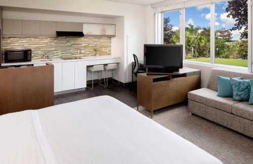 Seybold Hotel | Element Miami International Airport