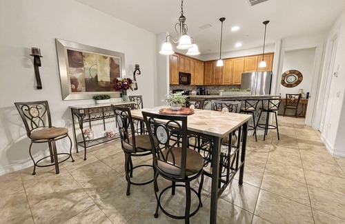 Ole Condo | Enjoy This Tropical Getaway with a Full Service Village in Southern Naples!