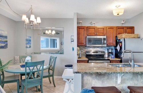 Fort Morgan Condo | Fantastic beach Vacation for family fun. Just steps from the cozy condo!