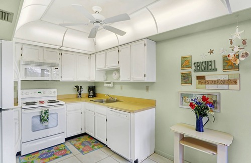 Hammock Bay Condo | Fantastic place to spend the winter, relaxation at its finest!
