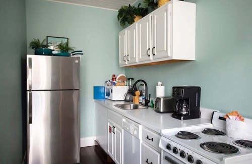 Downtown Apartment | Four Suites on Duval Street w free parking and heated pool