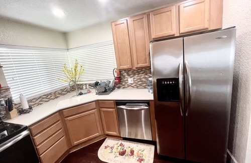 Middle River Terrace House | Ft Lauderdale getaway HEATED POOL sleeps 6-8