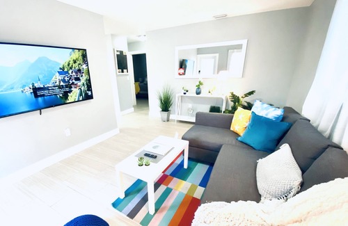 Buena Vista Apartment | Gated 2Bd 1Bth Design Dist. 10-min to beach 4400