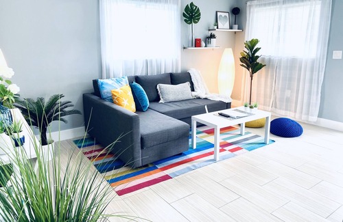 Buena Vista Apartment | Gated 2Bd 1Bth Design Dist. 10-min to beach 4400