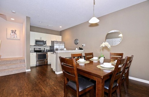 West Kissimmee House | Great townhouse in gated community, sleeps 6. 10 min to Disney!