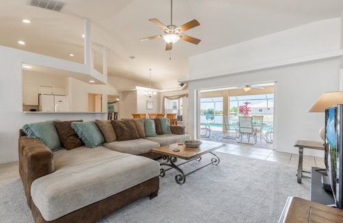 Pelican House | Great Water views! Southern Exposure Pool, Pet-Friendly- Villa On The Lake -Roelens Vacations