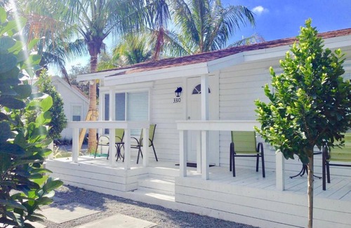 Southwest Coconut Grove House | Grove Bay Bungalow - 2/1 Gated Cottage-Walk to Bay