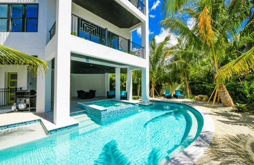 Bradenton Beach House | Gulf Horizons by AMI Locals