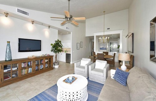 Whitney Beach Apartment | Harbor Villa Club 305