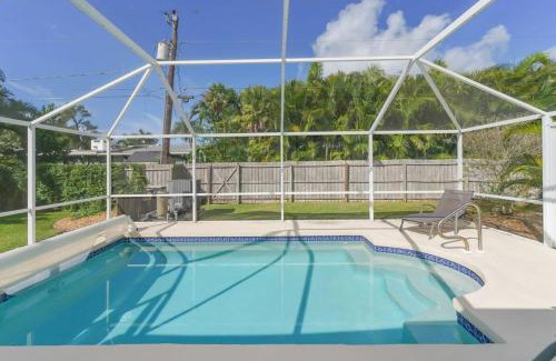 Sarasota House | Heated Pool Home - Perfect Location - Walk to Beach, Restaurants and More!