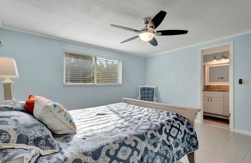 Tarpon Springs House | House ∙ 2 bedrooms ∙ 5 guests
