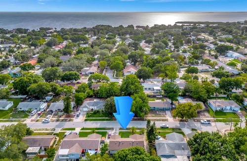 Tarpon Springs House | House ∙ 2 bedrooms ∙ 5 guests