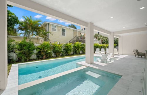 Clearwater Beach House | House ∙ 24 bedrooms ∙ 56 guests