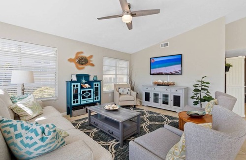 Marineland Acres House | House ∙ 3 bedrooms ∙ 6 guests