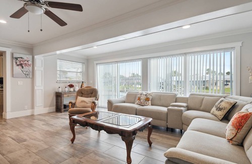 Palm Harbor Estates House | House ∙ 3 bedrooms ∙ 6 guests