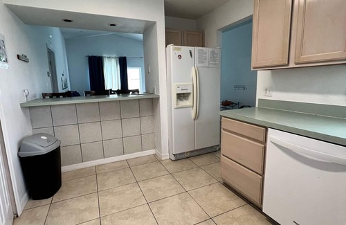 Lindfields House | House w/pool. 5 min H2O water park. 8 min Disney World 30 min universal Studios