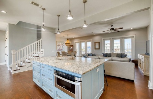 Toilla Segunda House | Incredibly Gorgeous Gulf View Home w/Pool; Spacious kitchen. Pets Welcome.