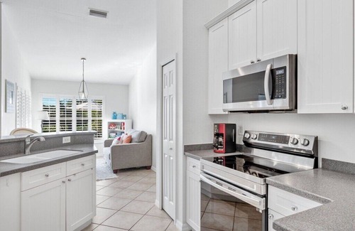 Iona House | Iona Palms Private Retreat Large Heated Pool by Sanibel and FMB