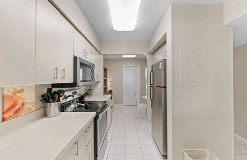 St. Petersburg Condo | Isla Del Sol Bay View Retreat: Ground Floor 12-143